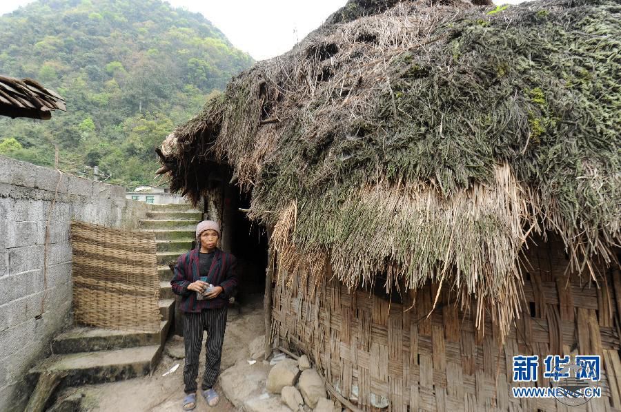 探访中国最贫困的角落：人畜混居在石板危房