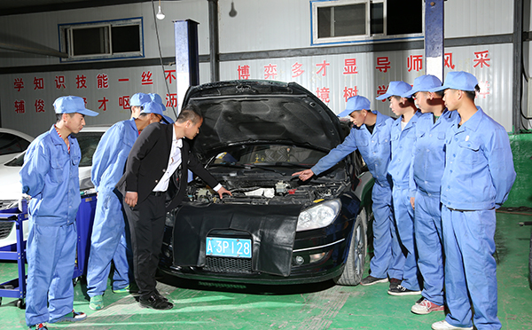 甘肃兰州中专学校里的汽车工程专业主要学什么？